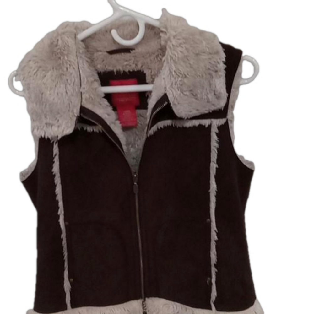 ( 309 )  Faux leather vest, in excellent condition